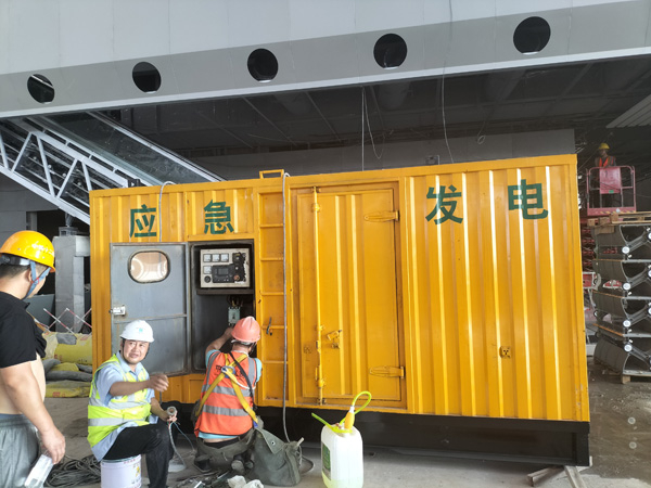 复兴怎样判断空气滤清器是否需要更换？