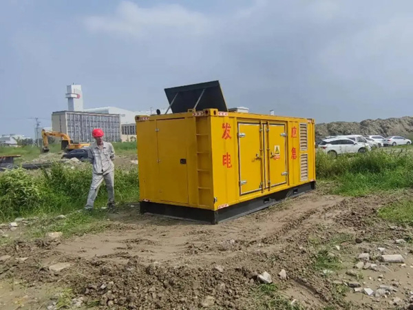 复兴如何判断柴油发电机组的电瓶是否处于充满电状态？